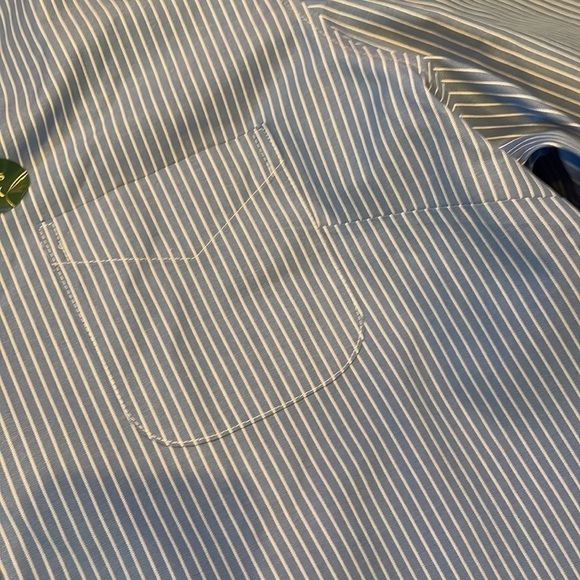 L.L.Bean Wrinkle Free Oxford Petite Shirt - Picture 4 of 7